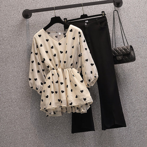 Ženski komplet košulja sa srcima i hlače sa prorezima