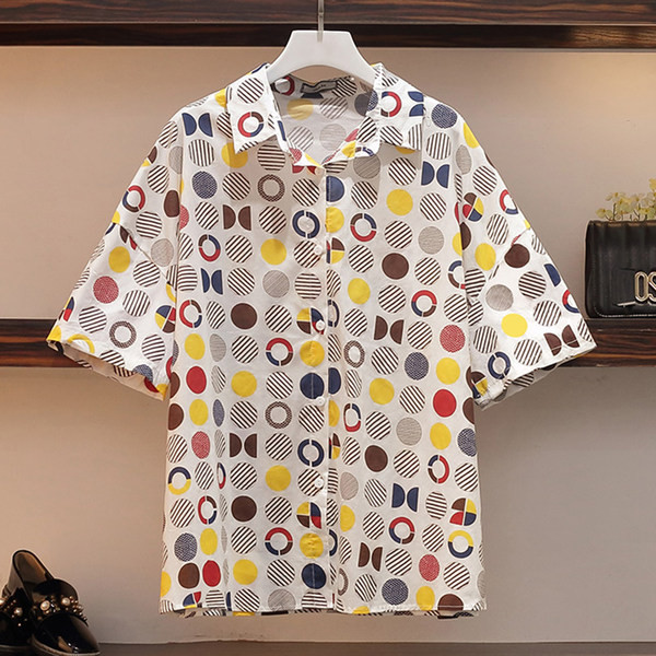 Ženski komplet košulja kratkih rukava i kratke traperice