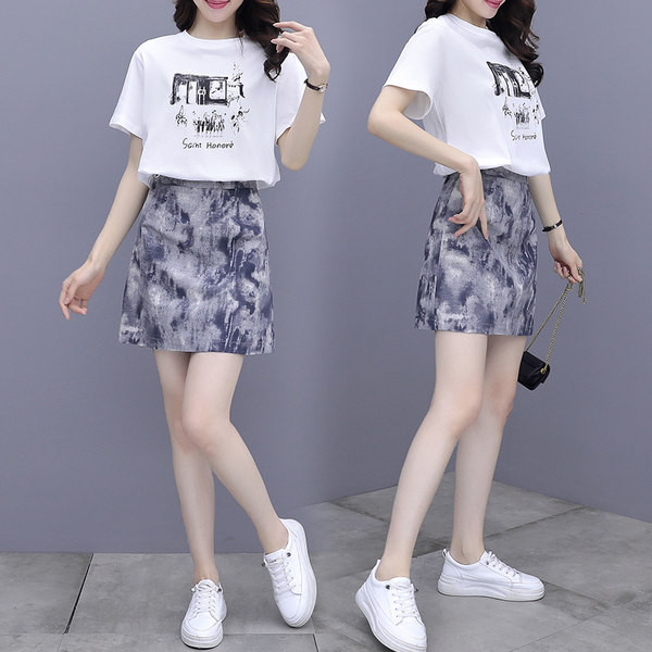 Novi model ženskog kompleta sa natpisom i aplikacijom - dvodijelni