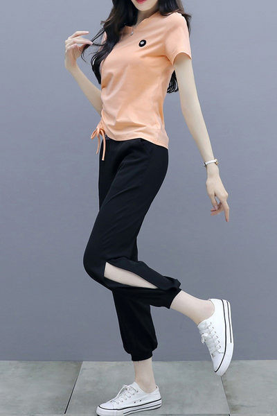 Novi model ljetnog kompleta - majica kratkih rukava i sportske hlače