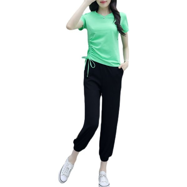 Novi model ljetnog kompleta - majica kratkih rukava i sportske hlače