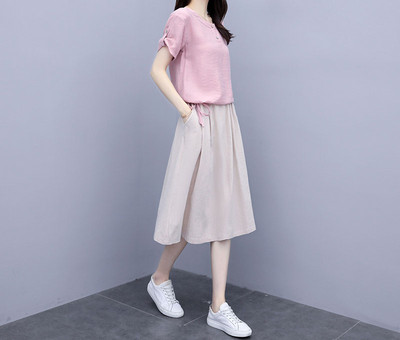 Novi model ženskog kompleta bluza i suknja