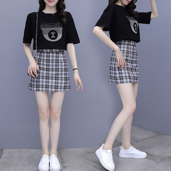 Elegantan ženski komplet s aplikacijom - crna i bordo boja