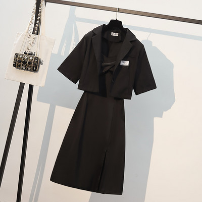 Komplet ženske haljine na tanke naramenice i kratke jakne