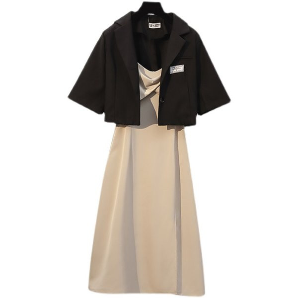 Komplet ženske haljine na tanke naramenice i kratke jakne