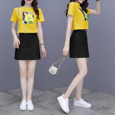 Sieviešu ikdienas komplekts ar aplikāciju un īsām piedurknēm