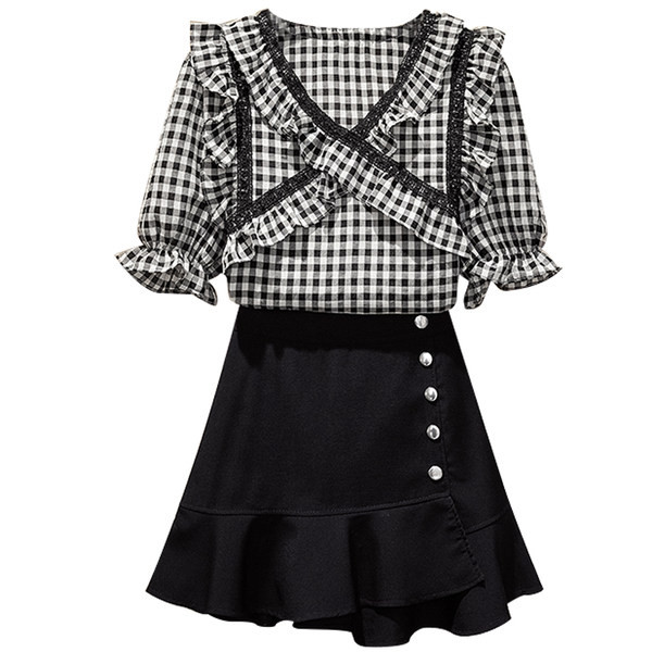 Proljetni ženski komplet karirane košulje sa crnom suknjom
