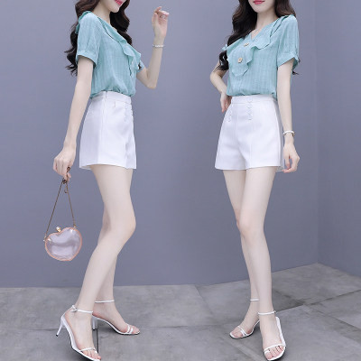 Ženski moderan komplet na gumbe - košulja i kratke hlače