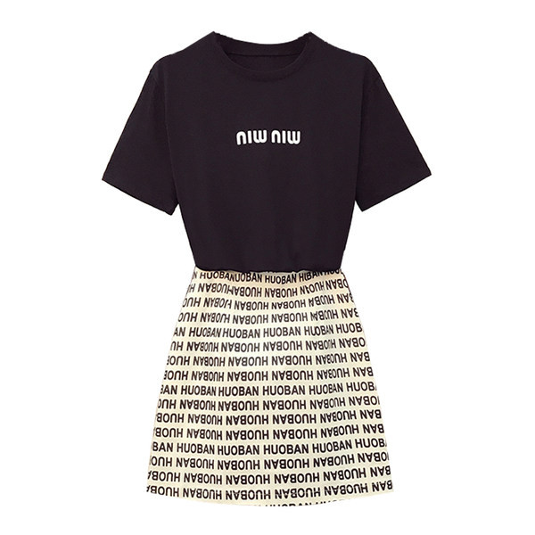 Pavasara sieviešu T-kreklu komplekts un svārki ar augstu jostasvietu