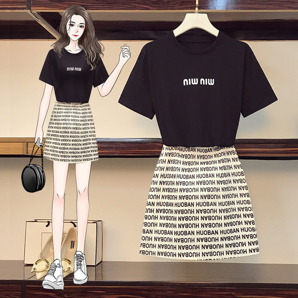 Pavasara sieviešu T-kreklu komplekts un svārki ar augstu jostasvietu