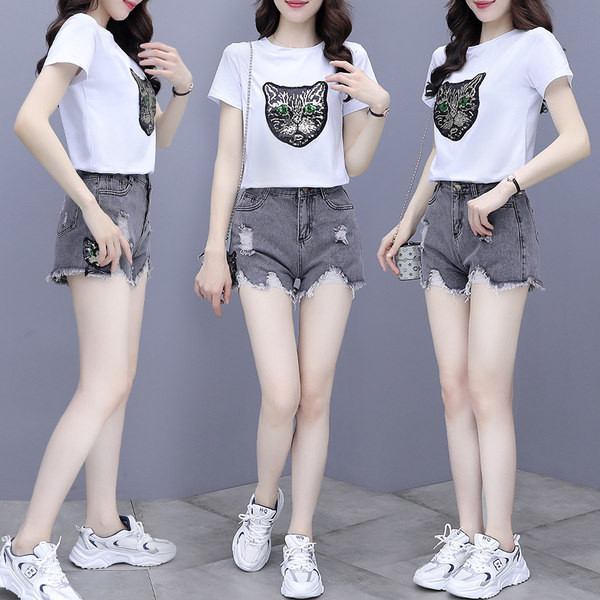 Ženski komplet iz dva dijela - kratke traperice i majica