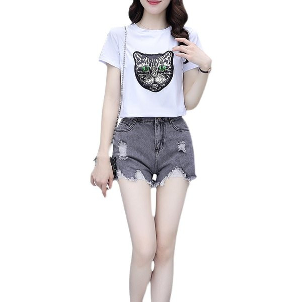 Ženski komplet iz dva dijela - kratke traperice i majica