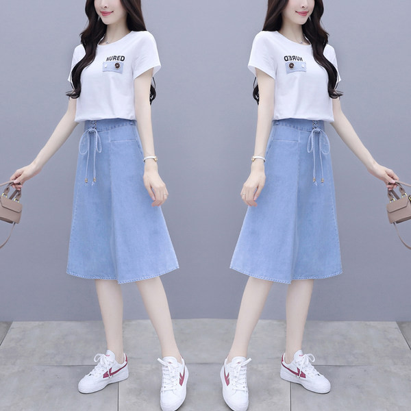 Sieviešu moderni svārku komplekts ar saitēm un T-kreklu