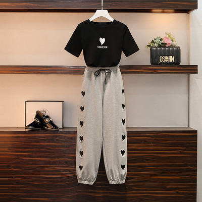 Dnevni ženski set sa izvezenim srcima