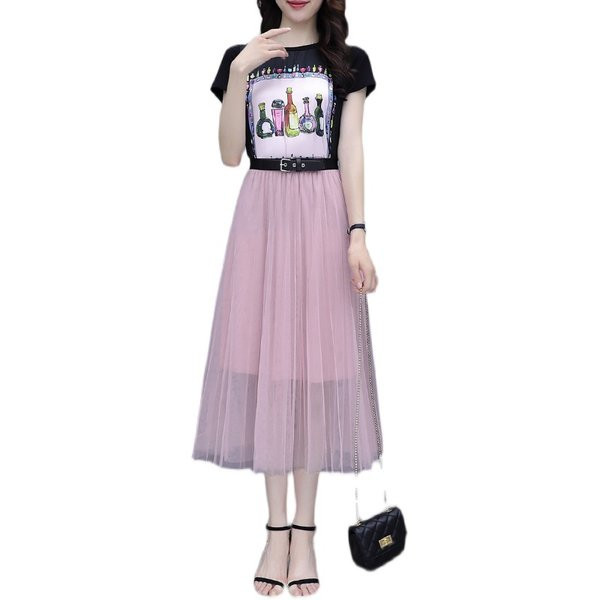 Ženski moderan set sa šarenim aplikacijama i pečatanom suknjom