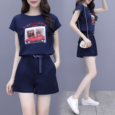 Novi ljetni komplet - majica s printom u boji i hlače