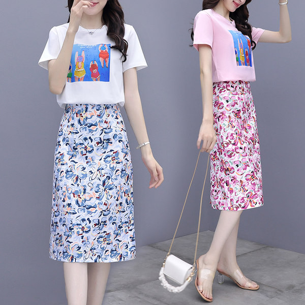 Novi model ženskog kompleta sa uzorkom u boji i ovalnim izrezom