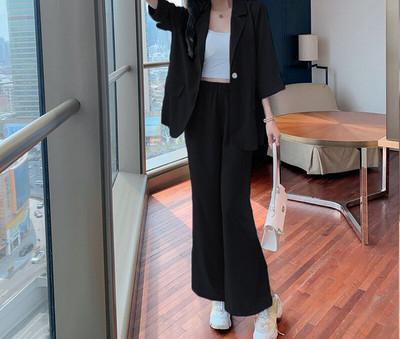 Stilīgs sieviešu komplekts no divām daļām biksēm un jakas