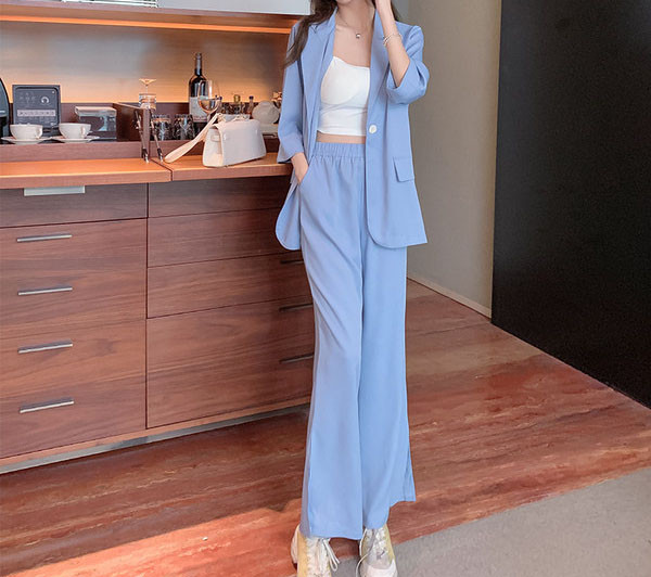 Stilīgs sieviešu komplekts no divām daļām biksēm un jakas