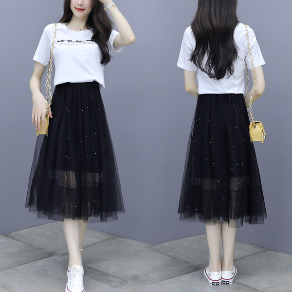 Ženski komplet iz dva dijela-suknja sa perlama i majica