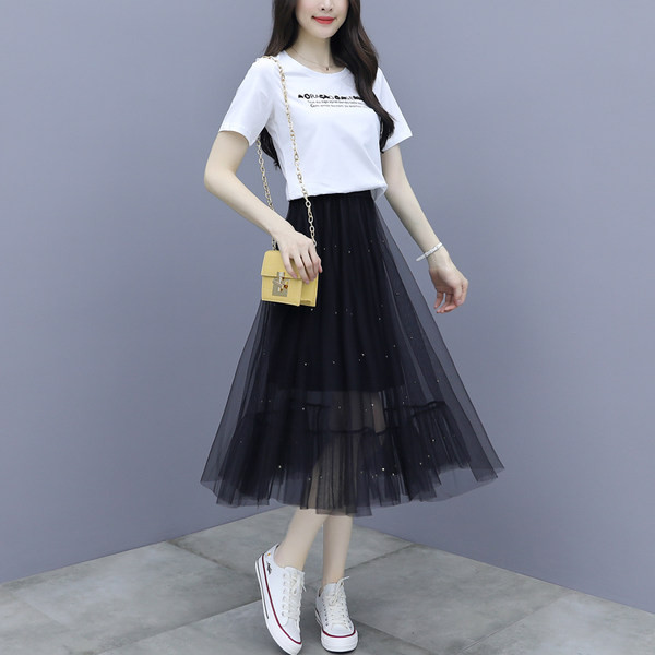 Ženski komplet iz dva dijela-suknja sa perlama i majica