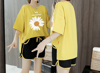 Sieviešu komplekts no divām daļām ar aplikāciju