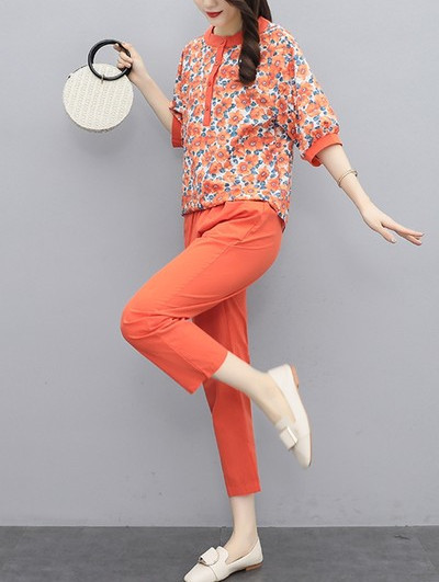 Ženski pamučni komplet - bluza sa cvjetnim uzorkom i hlače