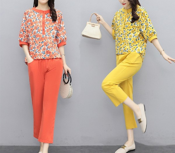 Памучен сет за жени - блуза с флорален десен и панталон