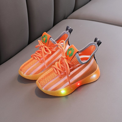 Dječje tenisice s tekstilnim vezom u četiri boje