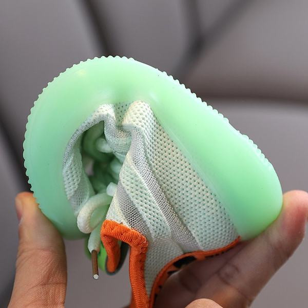 Dječje tenisice s tekstilnim vezom u četiri boje