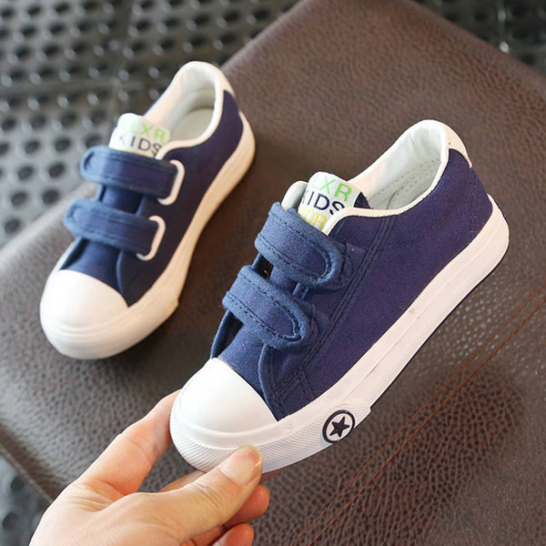 Bērnu kedas meitenēm un zēniem ar plakanu zoli - divi modeļi