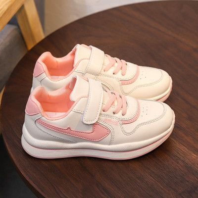 Dječje tenisice od eko kože s vezom i sjajnim efektom