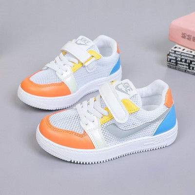 Dječje tenisice od eko kože s vezom i sjajnim efektom