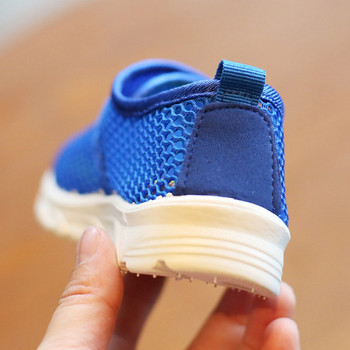 Детски ежедневни мрежести обувки с лепенка в няколко цвята 