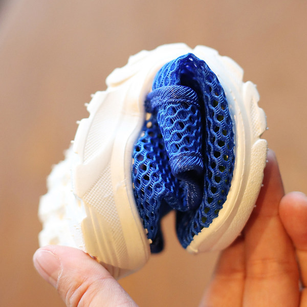 Vaikiški laisvalaikio tinkliniai batai su kelių spalvų lipduku