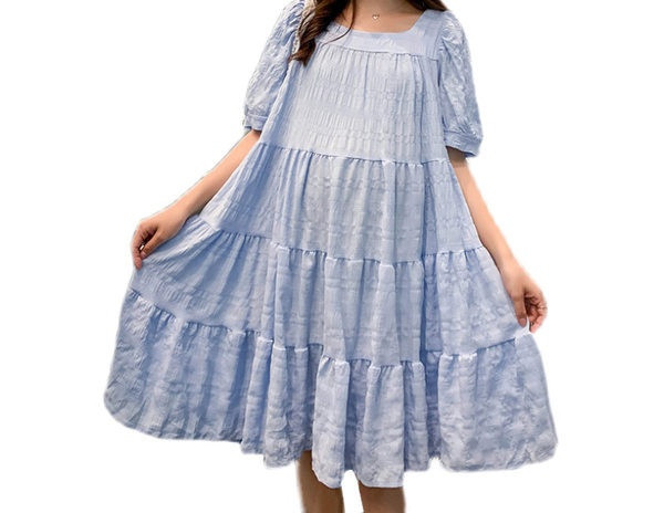 Moderna sieviešu piegriezuma kleita grūtniecēm