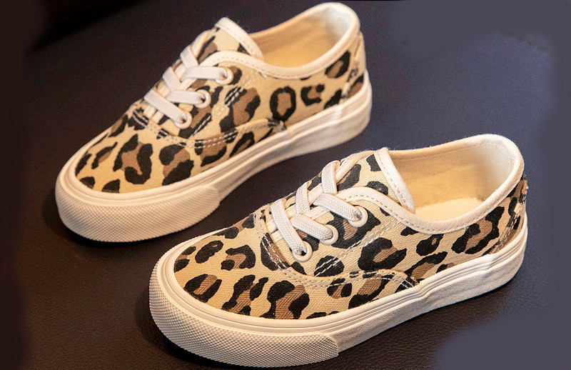 Dječje tenisice s ravnim potplatom za djevojčice i dječake - dva modela