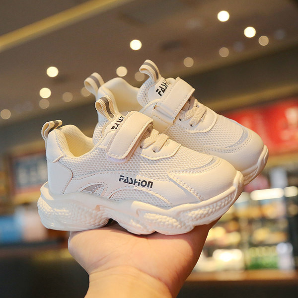 Novi model dječjih tenisica na čičak