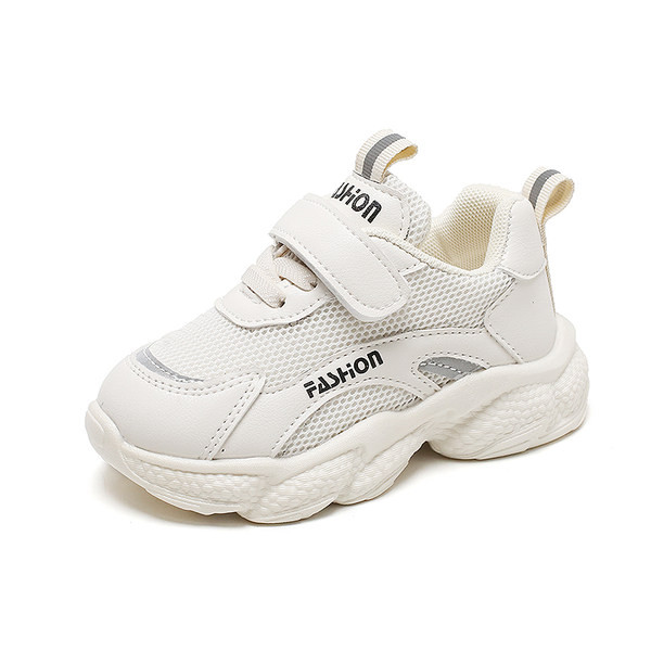 Novi model dječjih tenisica na čičak