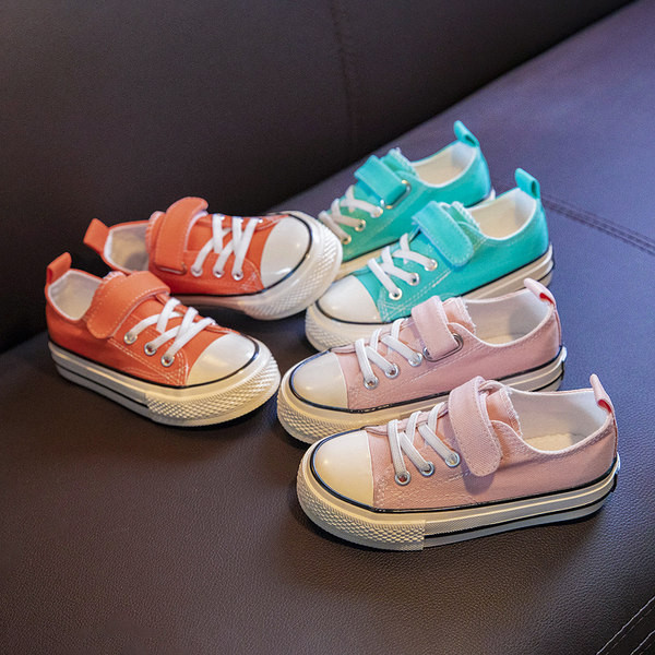 Bērnu kedas no tekstila ar uzlīmēm un plakanām zolēm - meitenēm un zēniem