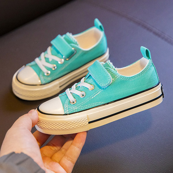 Bērnu kedas no tekstila ar uzlīmēm un plakanām zolēm - meitenēm un zēniem