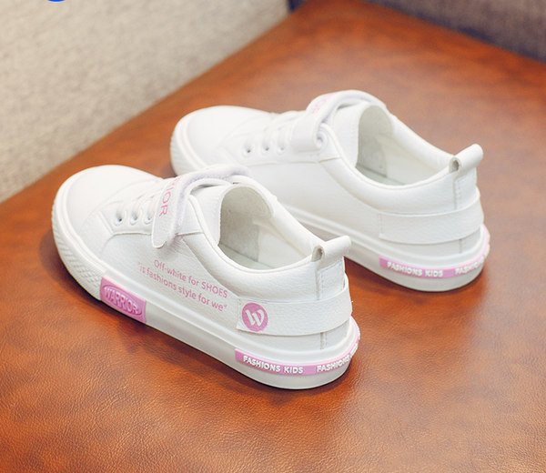 Dječje tenisice od eko kože sa vezicama i čičkom