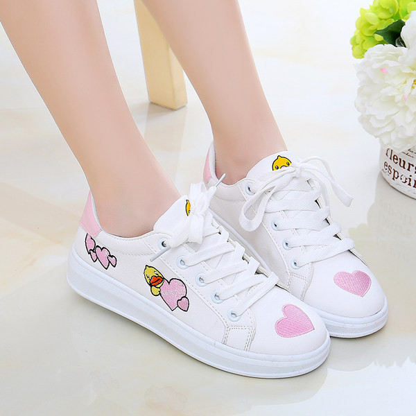 Novi model dječjih tenisica za djevojčice sa 3D aplikacijama