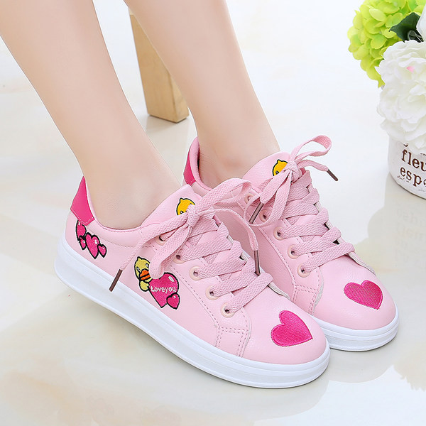 Novi model dječjih tenisica za djevojčice sa 3D aplikacijama