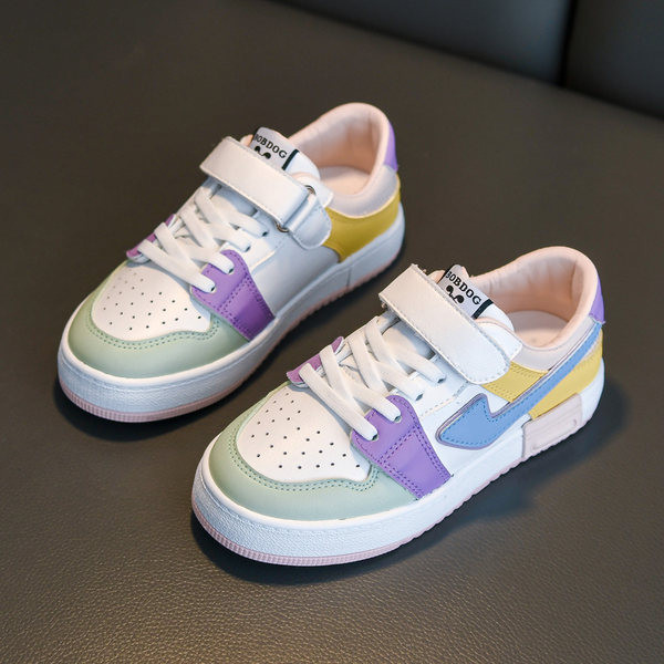 Novi model dječjih tenisica s uzorkom u boji