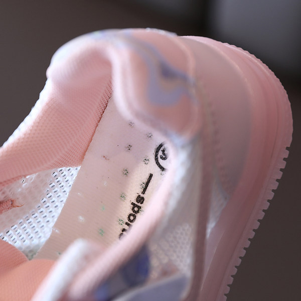 Novi model ljetnih tenisica od eko kože i mrežaste tkanine