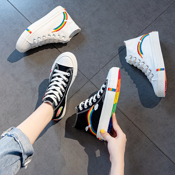 Visoki model tenisica za djevojčice od tkanine sa šarenim ukrasima