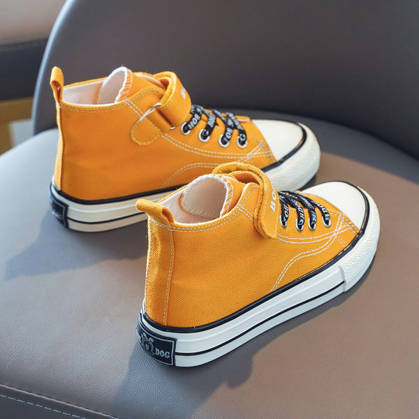 Dječje tenisice sa natpisima i vezicama u dvije boje