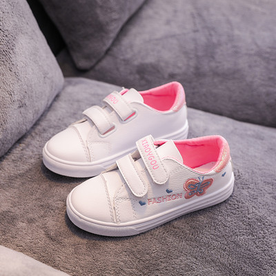 Jauns bērnu kedu modelis no eko ādas ar izšūtu tauriņu