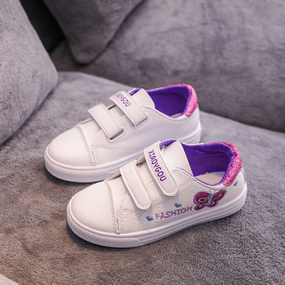 Jauns bērnu kedu modelis no eko ādas ar izšūtu tauriņu